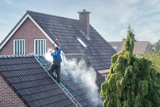 Roof Cleaning Images – Browse 150,358 Stock Photos, Vectors ...